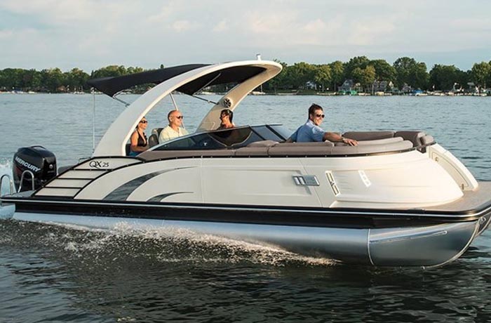 Bennington QX Series Pontoon Boats